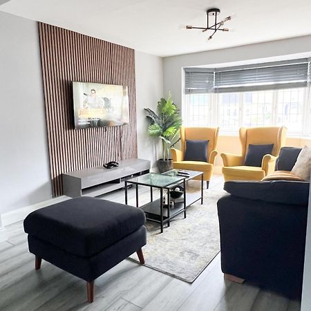 Beautiful Newly Renovated House In Rainham Essex Villa Bagian luar foto