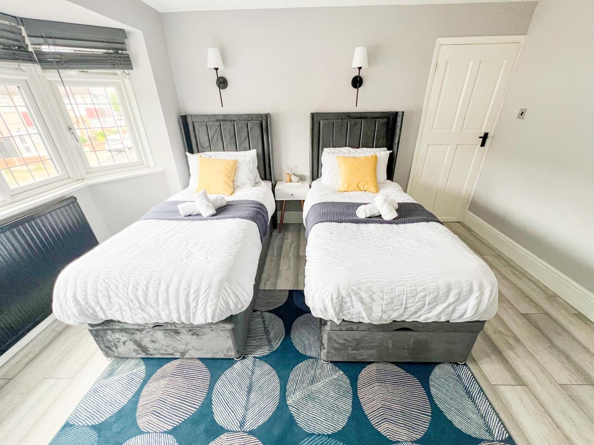 Beautiful Newly Renovated House In Rainham Essex Villa Bagian luar foto
